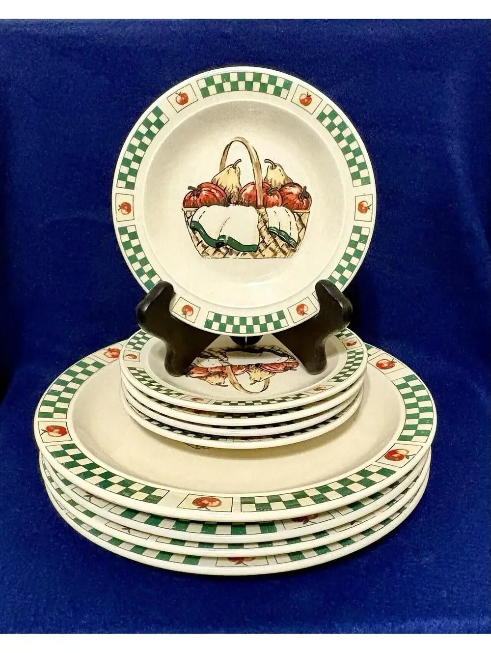 Gibson Housewares Apple Pear Basket ~ 4  Dinner Plates And 5 Salad Plates